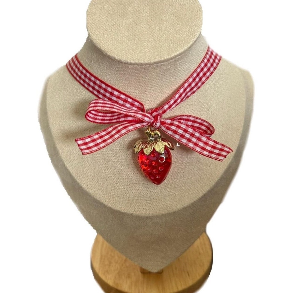 Strawberry red gingham choker